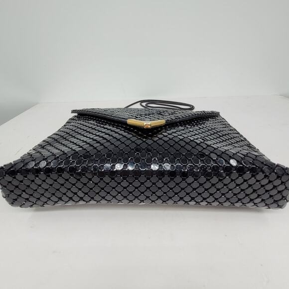 La Regale Vintage Black Metal Mesh Snap Flap Snake Chain Strap Crossbody Bag - Picture 3 of 16
